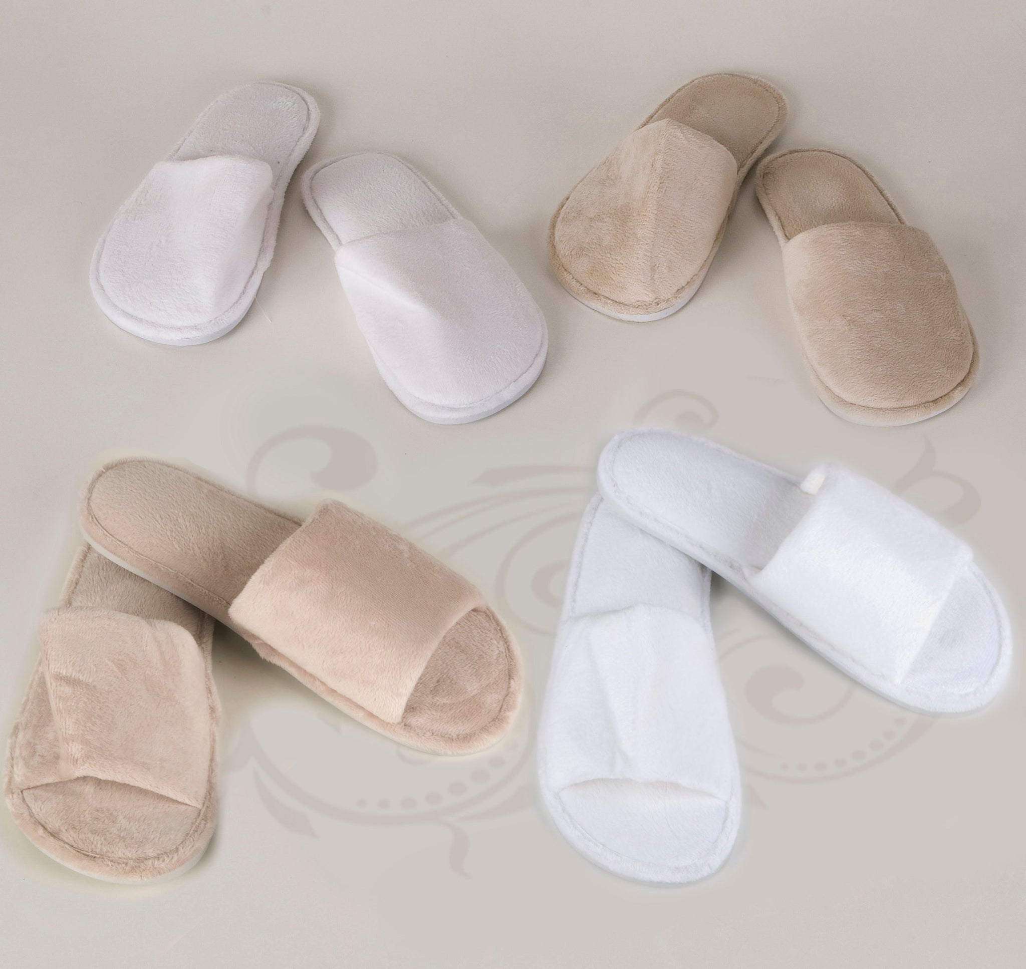 Hotel slippers (Dobby or Waffle) with open / closed toe, logo